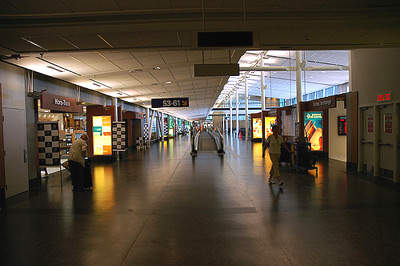 montreal trudeau airport arrivals departures