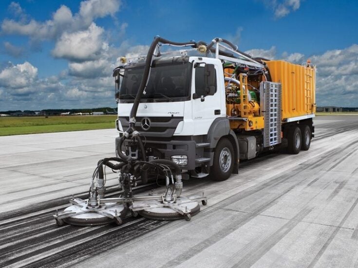 Effective runway rubber removal at Pittsburgh Airport with the Stripe Hog