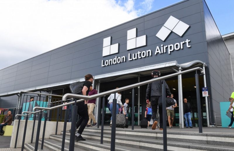 travel to london from luton airport