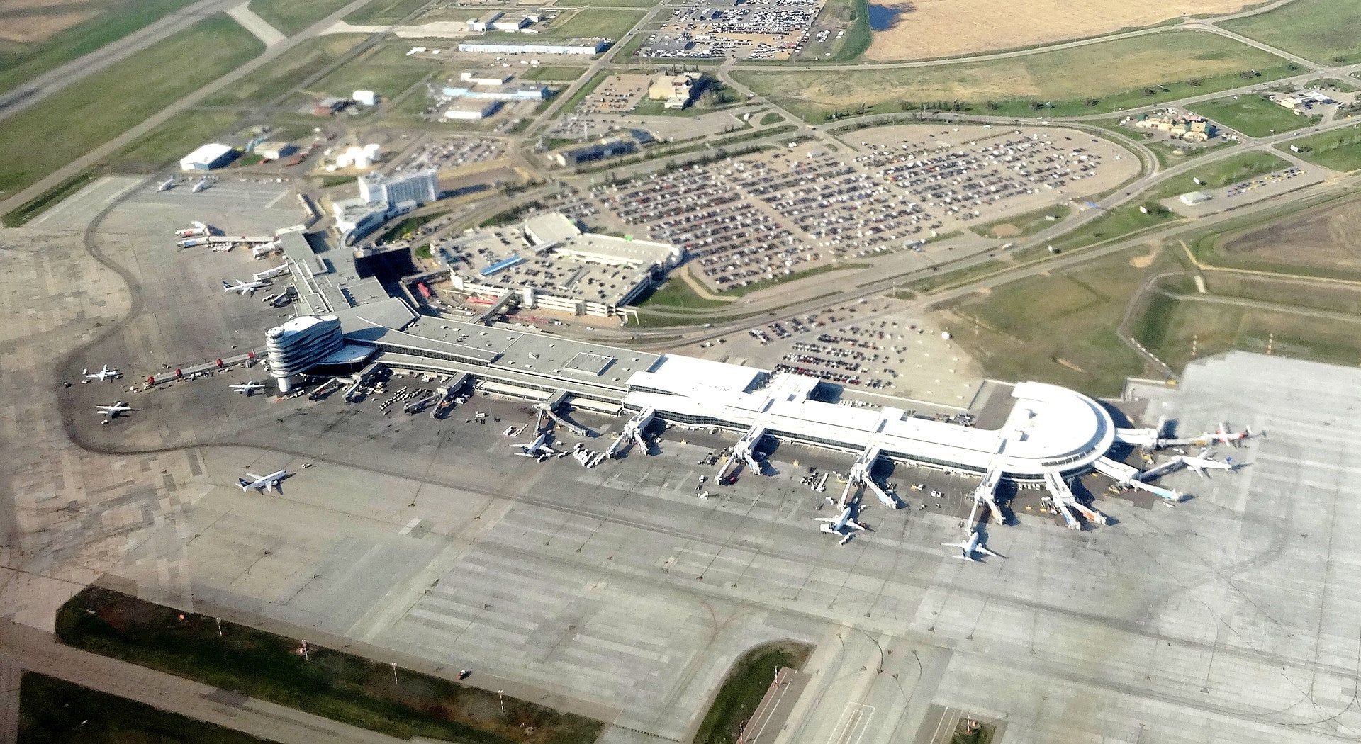 Edmonton International Airport aims to carbon neutral by 2040