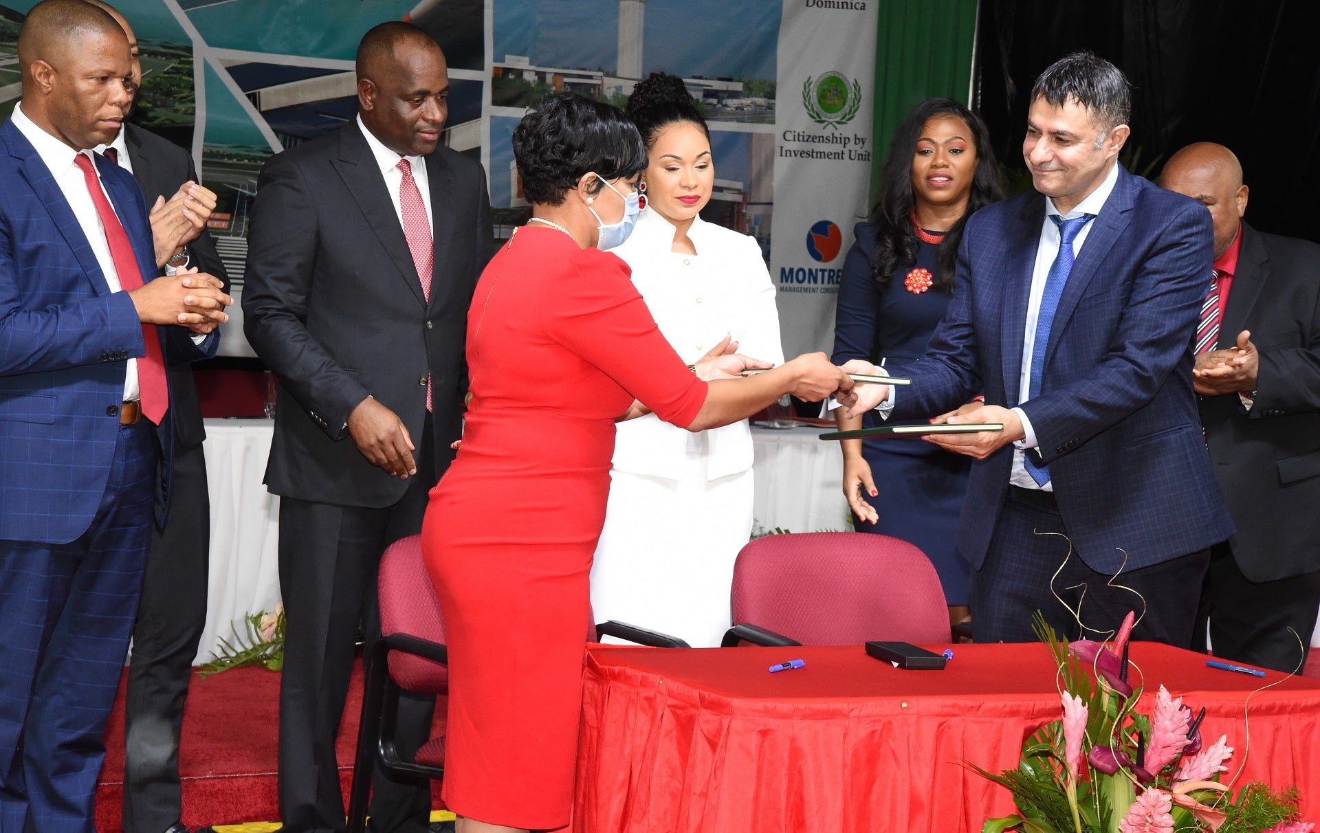Dominica and MMCE sign agreement to build new international airport