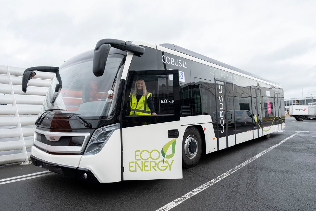 Glasgow Airport tests full-electric bus for moving passengers