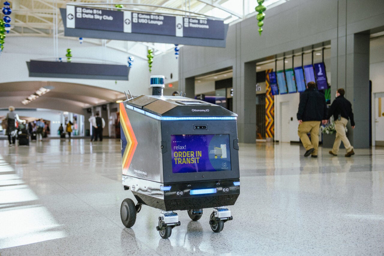 Checking order status: Cincinnati Airport’s robotic food delivery
