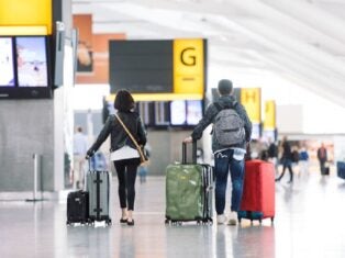 Heathrow ordered to lower landing charges until 2026