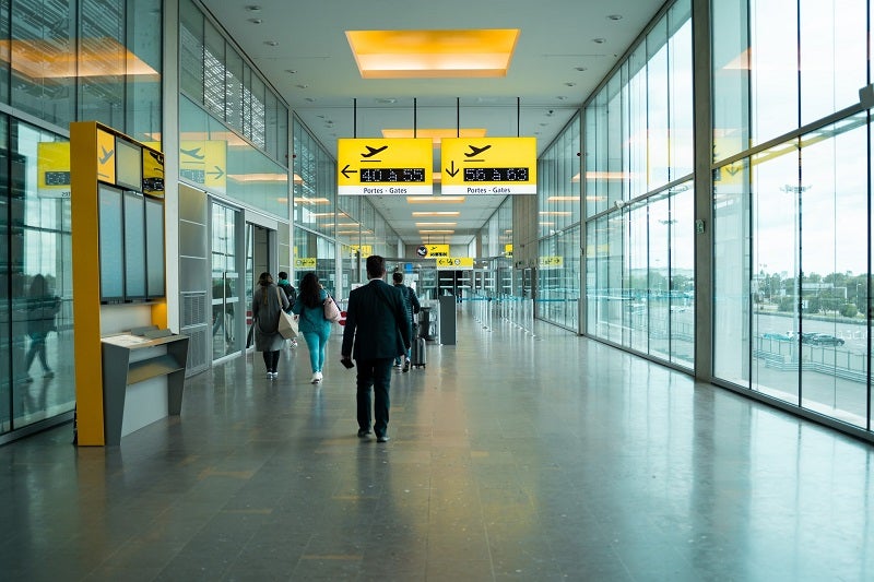 Traffic at European airports soars 247% in H1 2022