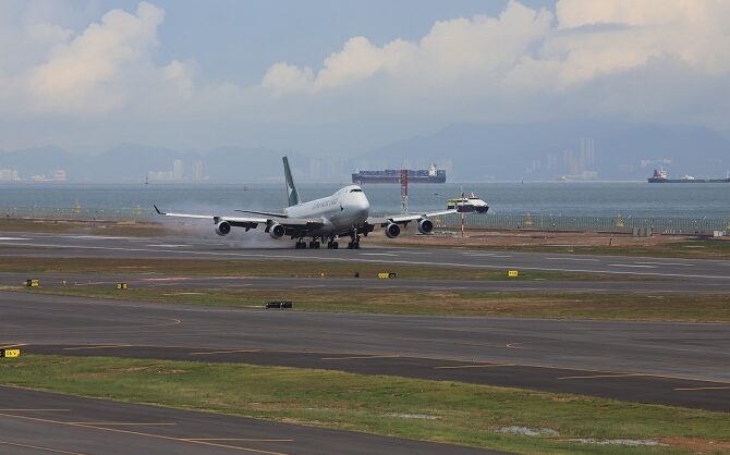 Hong Kong lifts Covid-19 flight ban to ease travel disruption - Vimarsana News
