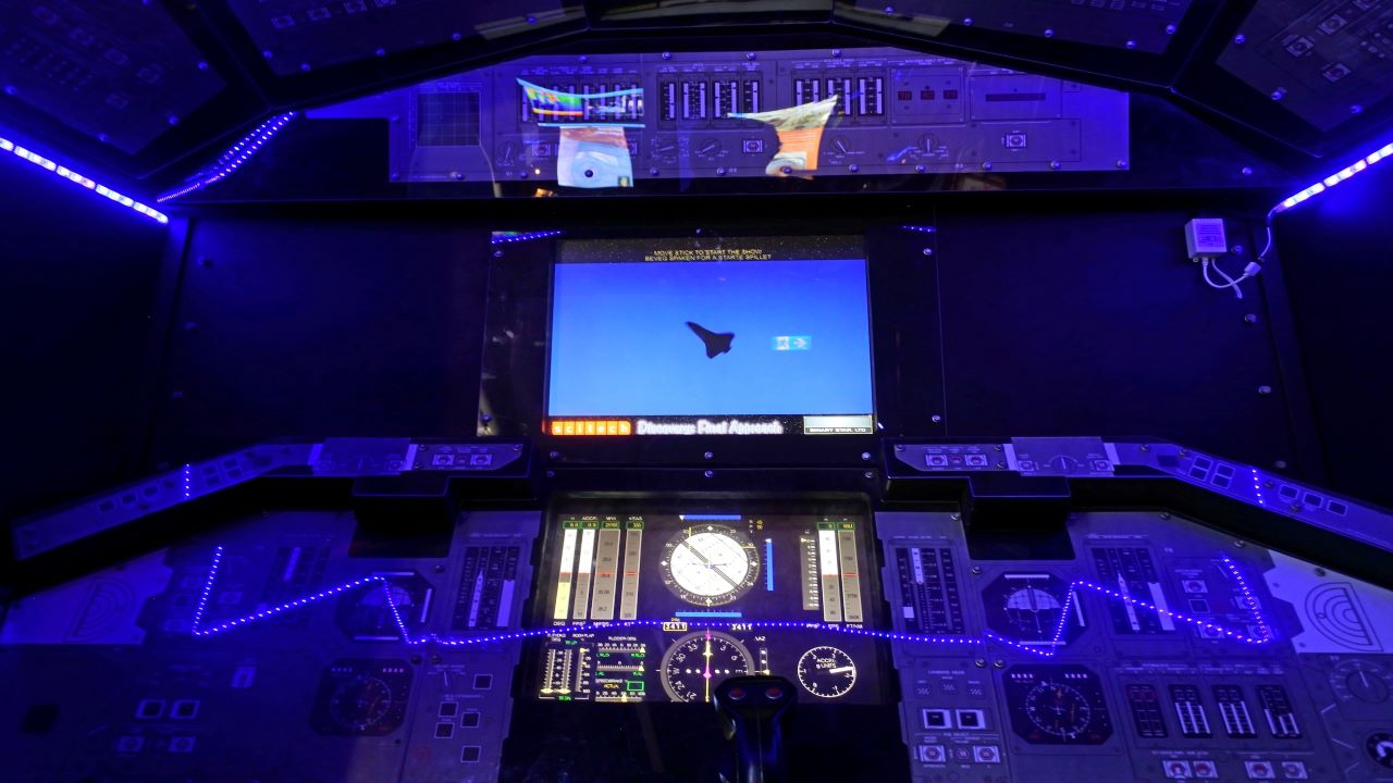 Who are the leading innovators in aircraft powertrain control for the