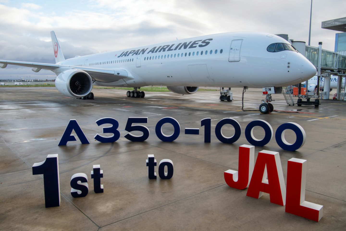 日本航空、初のA350-1000を受領