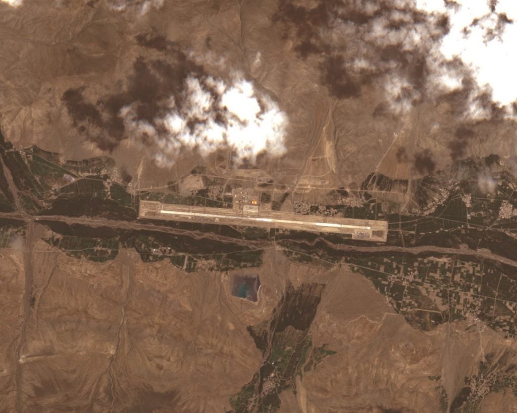 satellite image of Shannan Longzi Airport